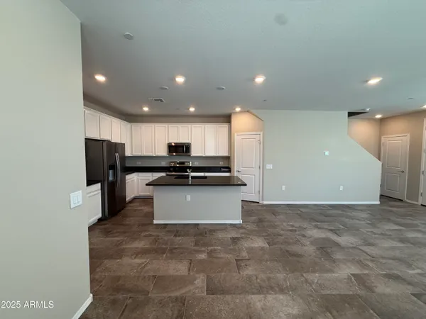 $2,395 | 1959 East Hampton Lane, Unit 101, Gilbert, AZ 85295