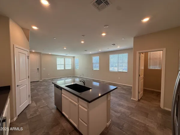 $2,395 | 1959 East Hampton Lane, Unit 101, Gilbert, AZ 85295