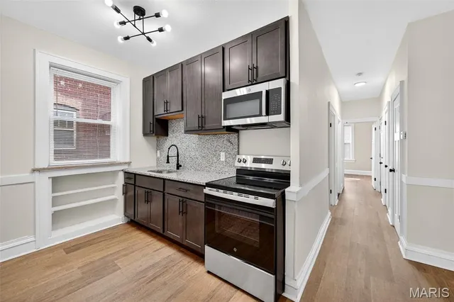 $1,350 | 5803 South Kings Highway Boulevard, Unit 1S, St. Louis, MO 63109