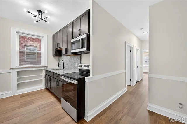 $1,350 | 5803 South Kings Highway Boulevard, Unit 1S, St. Louis, MO 63109