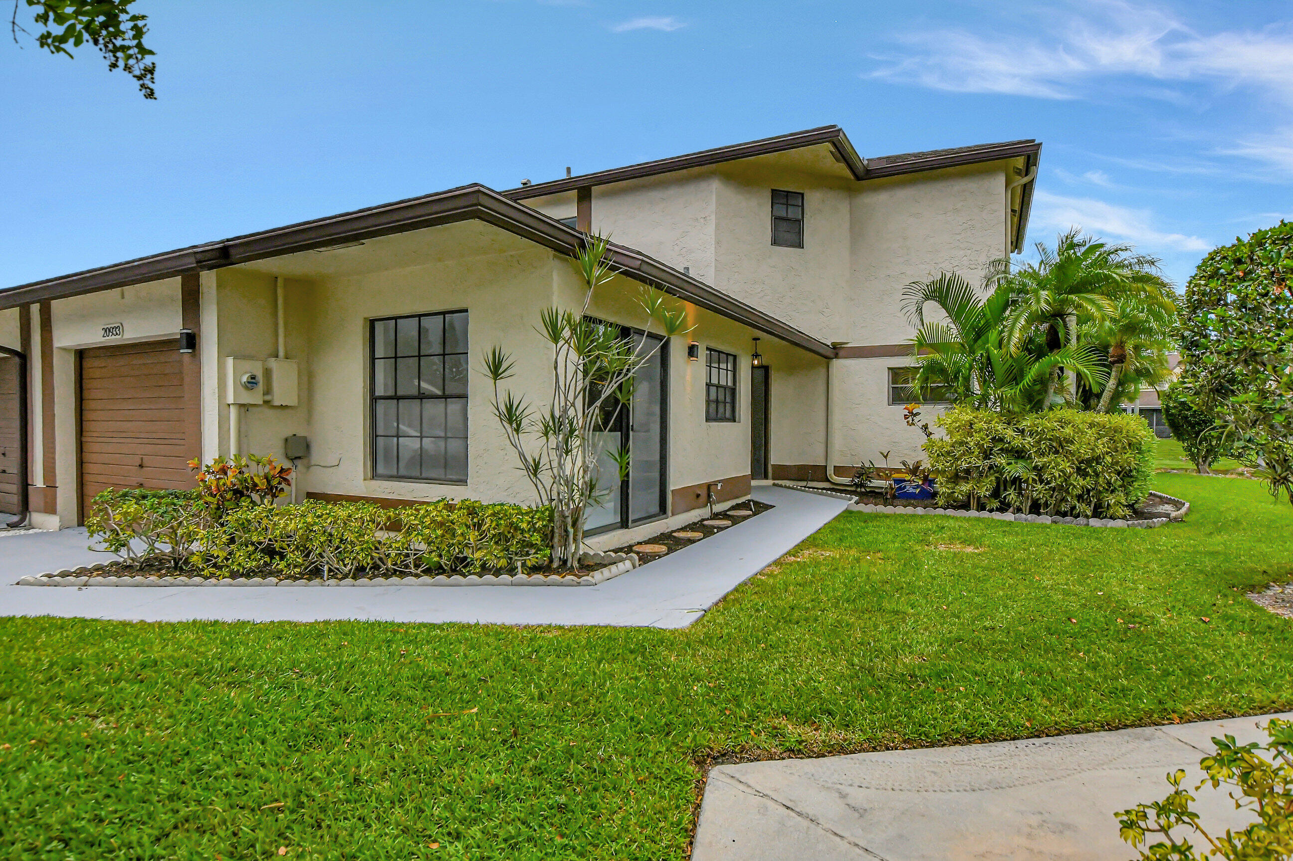 20933 Boca Ridge Drive South Boca Raton, FL 33428 - Photo 1 of 38 02_ebf_0616