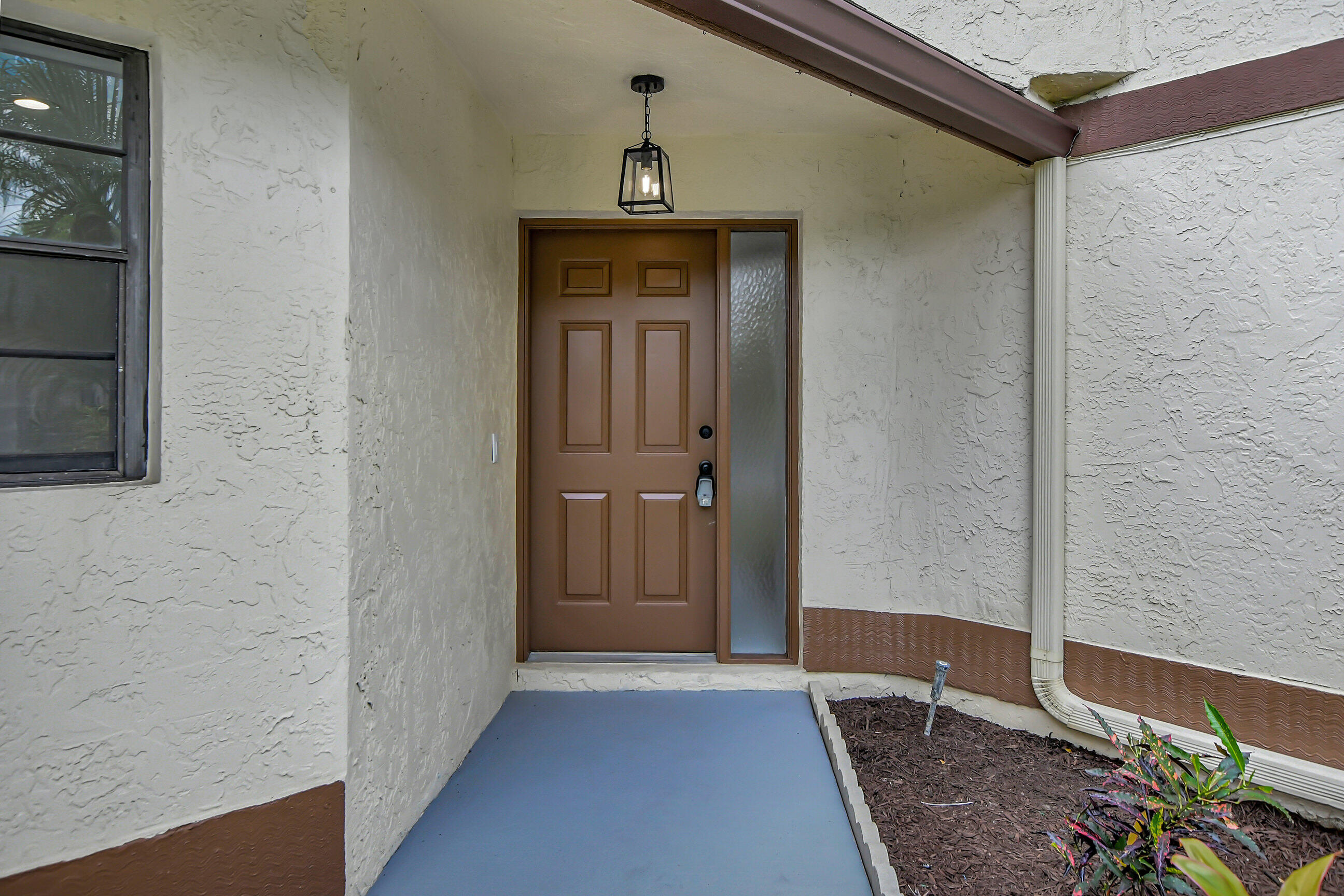 20933 Boca Ridge Drive South Boca Raton, FL 33428 - Photo 2 of 38 03_ebf_0621