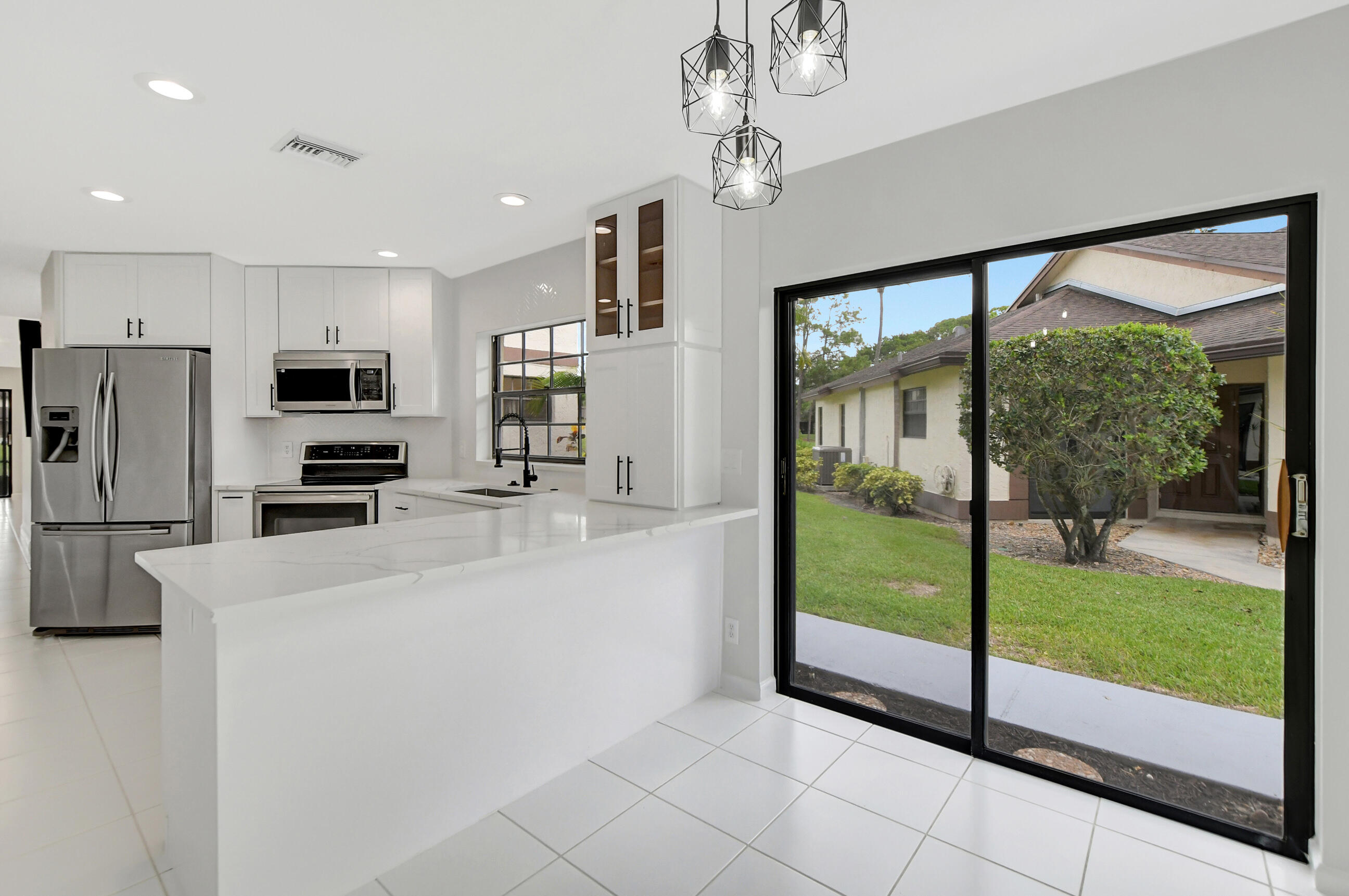20933 Boca Ridge Drive South Boca Raton, FL 33428 - Photo 6 of 38 11_ebf_0661