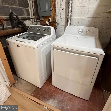 $2,400 | 447 N Mount, Bensalem, PA 19020