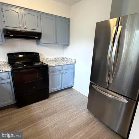 $2,400 | 447 N Mount, Bensalem, PA 19020