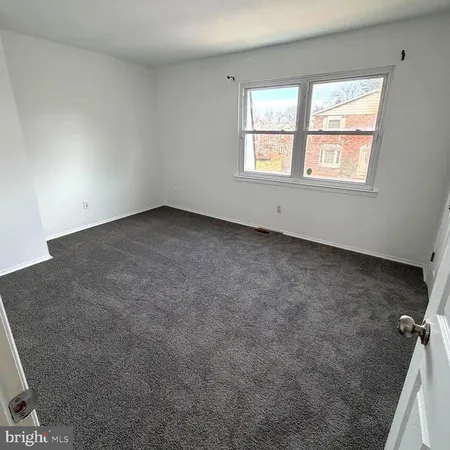 $2,400 | 447 N Mount, Bensalem, PA 19020