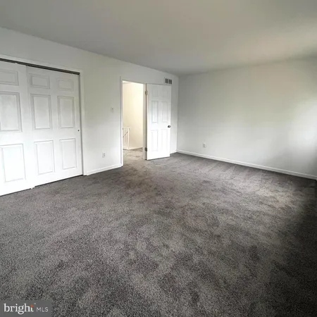 $2,400 | 447 N Mount, Bensalem, PA 19020