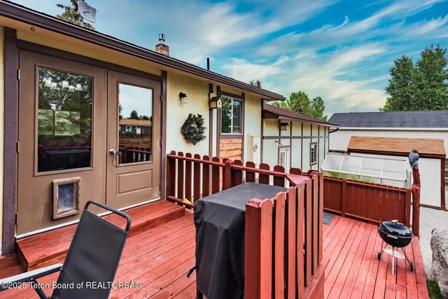 $495,000 | 469 South Madison Avenue, Pinedale, WY 82941