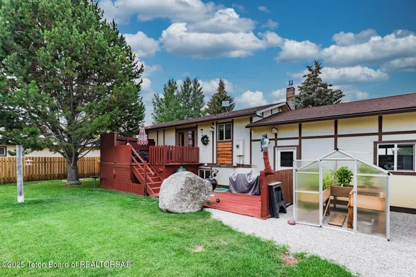 $485,000 | 469 South Madison Avenue, Pinedale, WY 82941