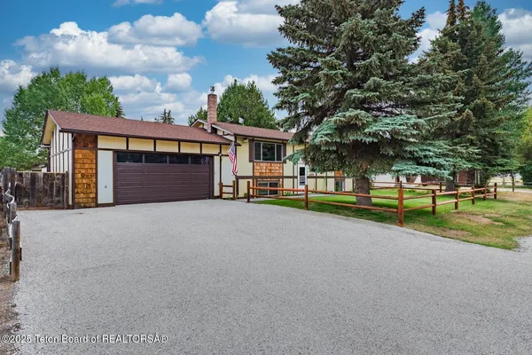 $485,000 | 469 South Madison Avenue, Pinedale, WY 82941