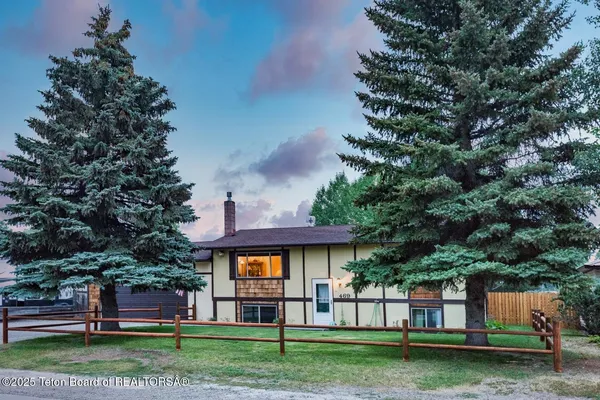 $485,000 | 469 South Madison Avenue, Pinedale, WY 82941