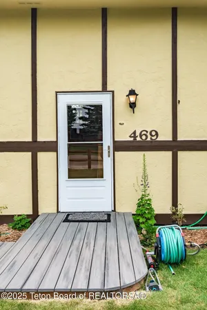 $485,000 | 469 South Madison Avenue, Pinedale, WY 82941