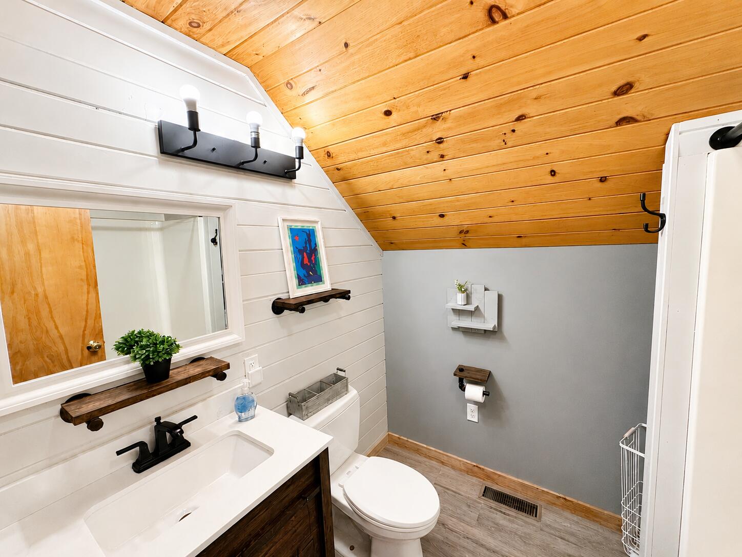 967 Newbury Neck Road Surry, ME 04684 - Photo 32 of 46 Bathroom 3