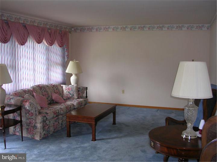 3 Wharian Court Yardville, NJ 08620 - Photo 2 of 7 Living Room