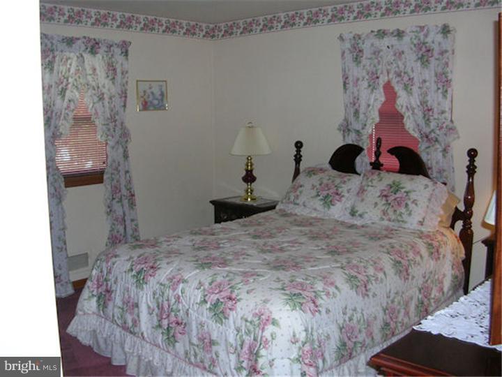 3 Wharian Court Yardville, NJ 08620 - Photo 5 of 7 Bedroom - Main