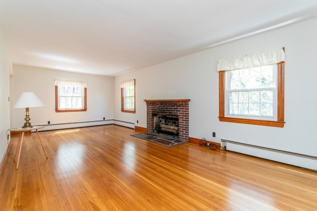 90 Walnut Street Walpole, MA 02081 - Photo 3 of 38
