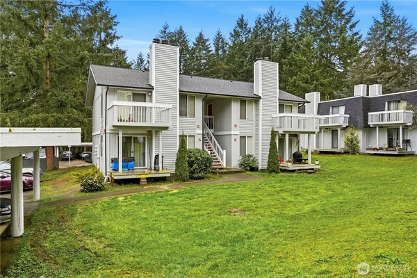 $899,950 | 34027 1st Place South, Federal Way, WA 98003