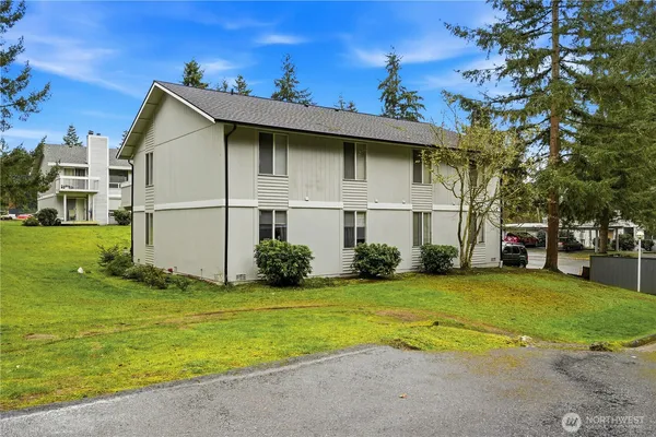 $899,950 | 34027 1st Place South, Federal Way, WA 98003