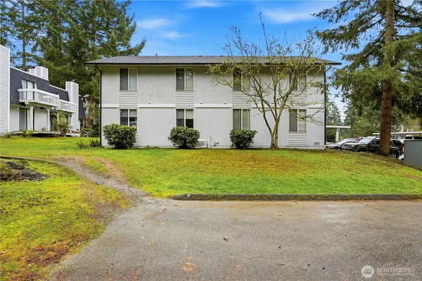 $899,950 | 34027 1st Place South, Federal Way, WA 98003