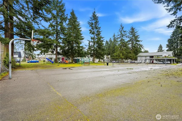 $899,950 | 34027 1st Place South, Federal Way, WA 98003