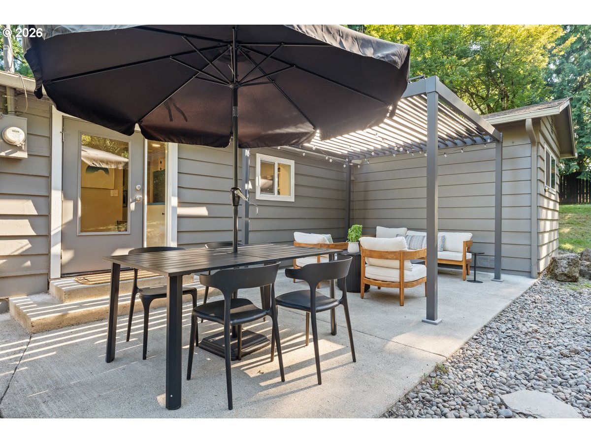 9101 Southwest 23rd Drive Portland, OR 97219 - Photo 16 of 48 Patio