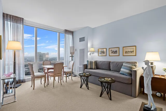 $1,495,000 | 5 Renaissance Square, Unit 23G, White Plains, NY 10601