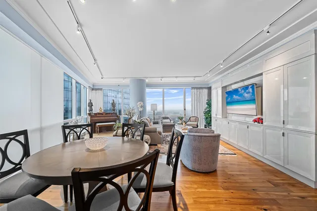 $1,495,000 | 5 Renaissance Square, Unit 23G, White Plains, NY 10601