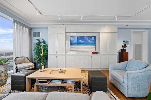 $1,495,000 | 5 Renaissance Square, Unit 23G, White Plains, NY 10601