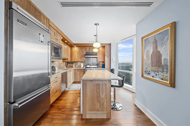 $1,495,000 | 5 Renaissance Square, Unit 23G, White Plains, NY 10601