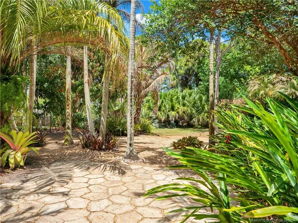 $525,000 | 1915 Southwest Windcross Run, Palm City, FL 34990