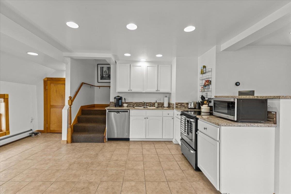 112 Main Street, Unit 7 Stowe, VT 05672 - Photo 11 of 39