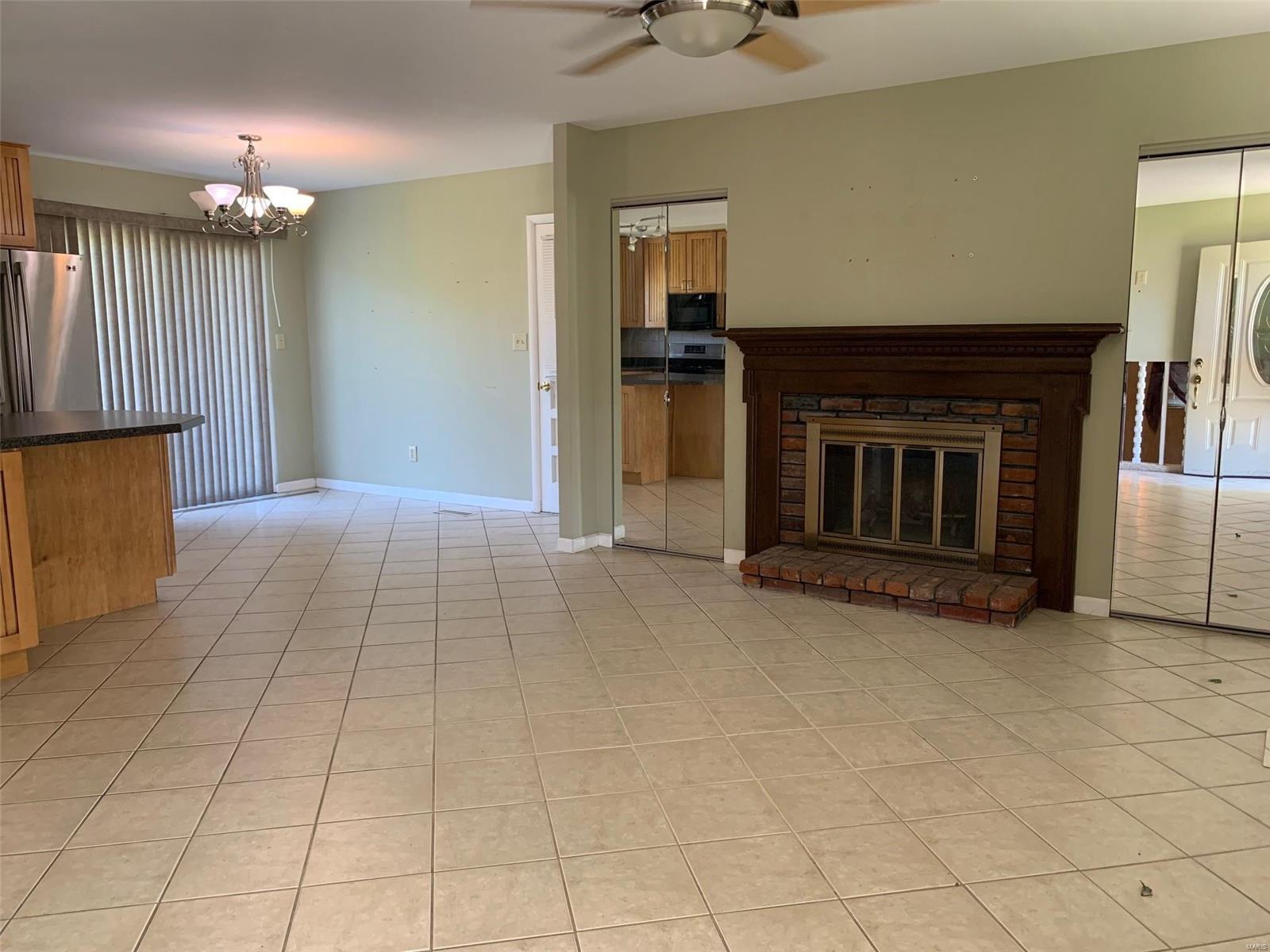 77 Country Hill Road St. Peters, MO 63376 - Photo 5 of 17 Gallery Image 5