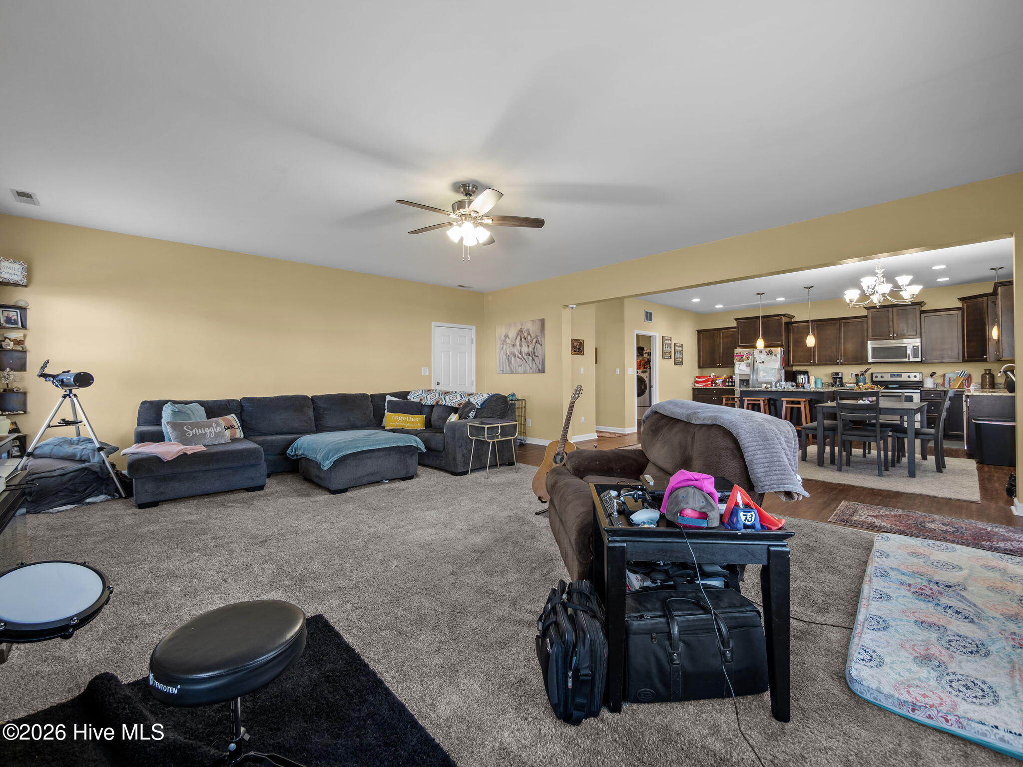404 Kinroff Drive Hubert, NC 28539 - Photo 23 of 57 Living Room