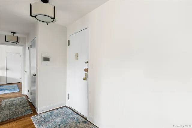 $425,000 | 21 Chapel Place, Unit 3M, Great Neck, NY 11021