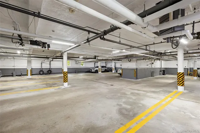 $425,000 | 21 Chapel Place, Unit 3M, Great Neck, NY 11021