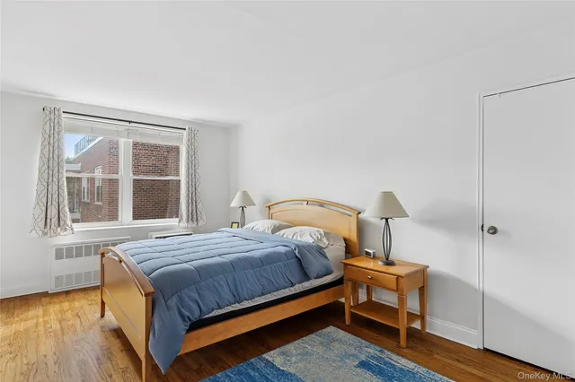 $425,000 | 21 Chapel Place, Unit 3M, Great Neck, NY 11021