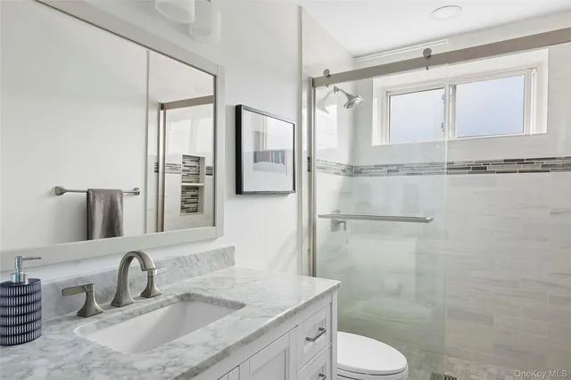 $425,000 | 21 Chapel Place, Unit 3M, Great Neck, NY 11021