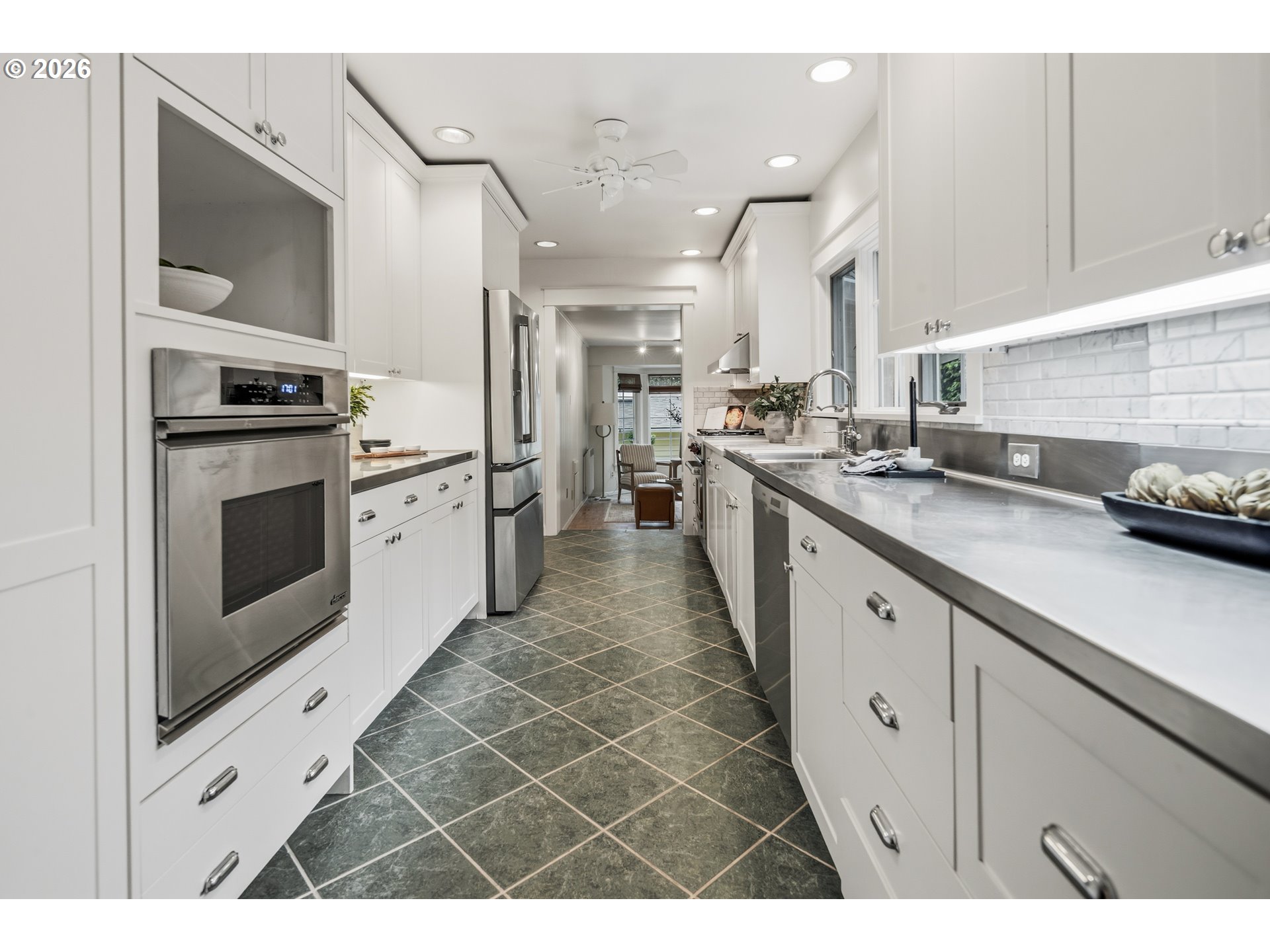 11445 South Riverwood Road Portland, OR 97219 - Photo 14 of 48 Gallery Image 14