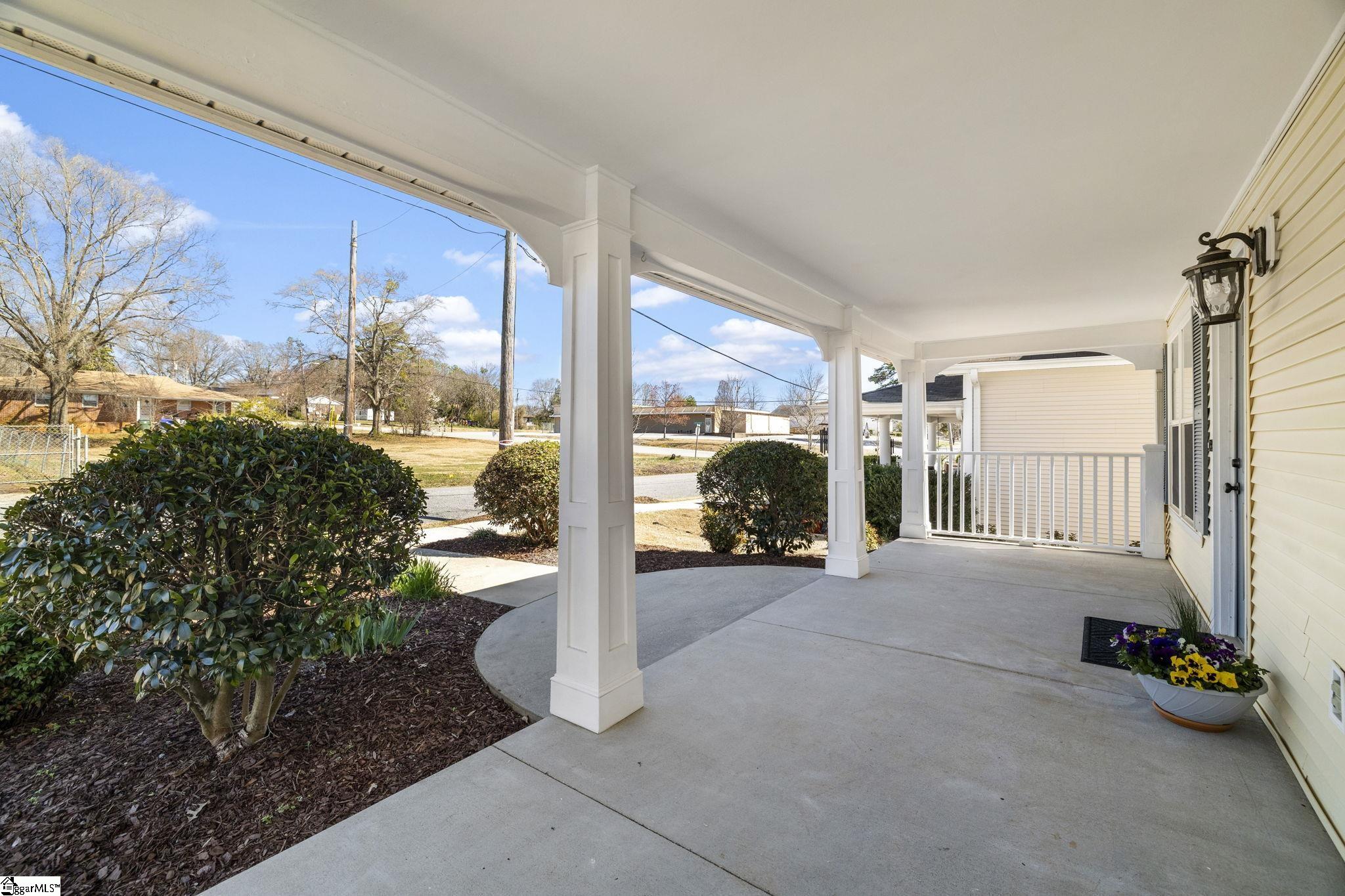 14 Fleming Street Greenville, SC 29607 - Photo 5 of 38 Gallery Image 5