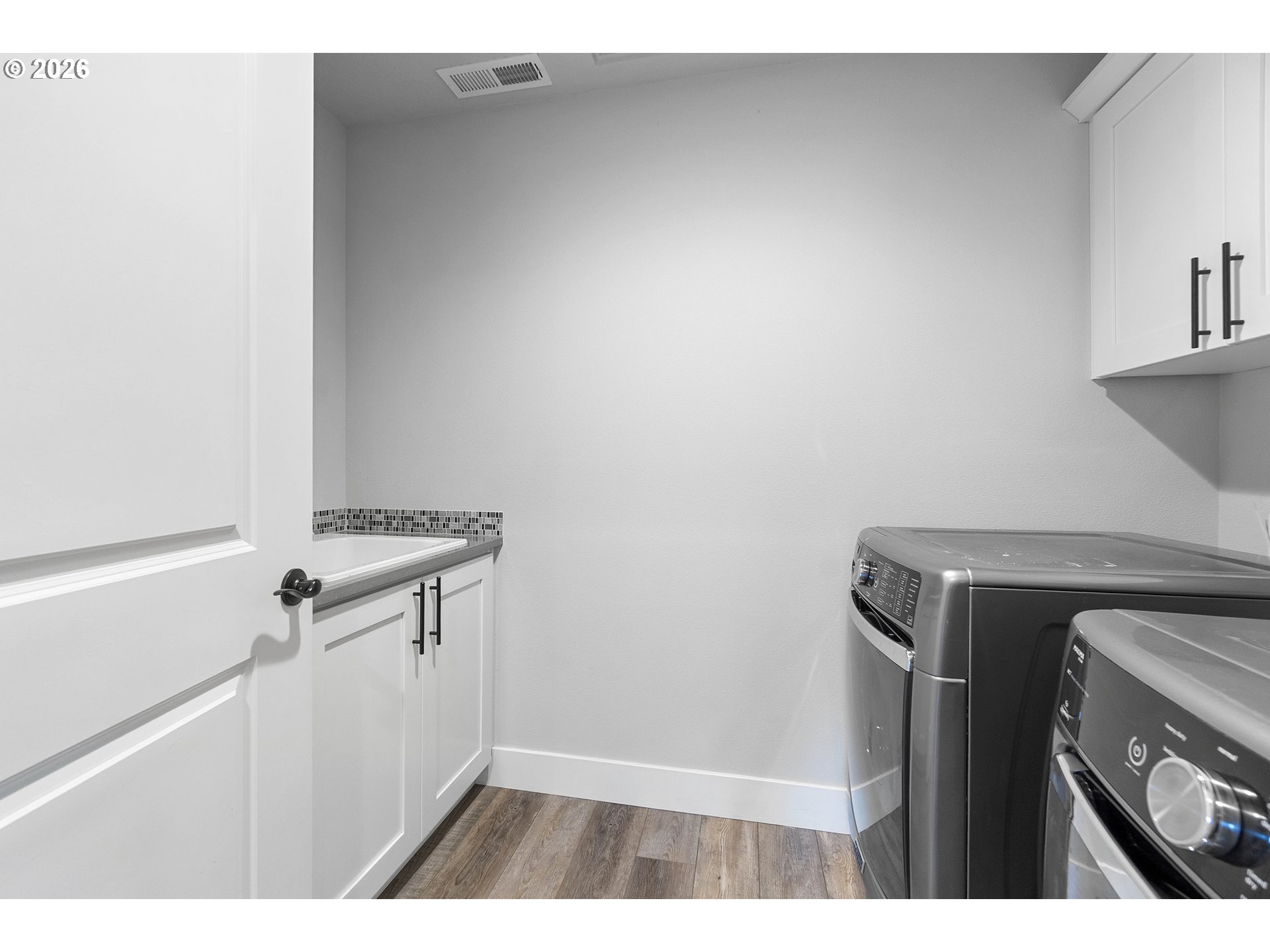 5788 North 86th Circle Camas, WA 98607 - Photo 19 of 26 a utility room with dryer and washer