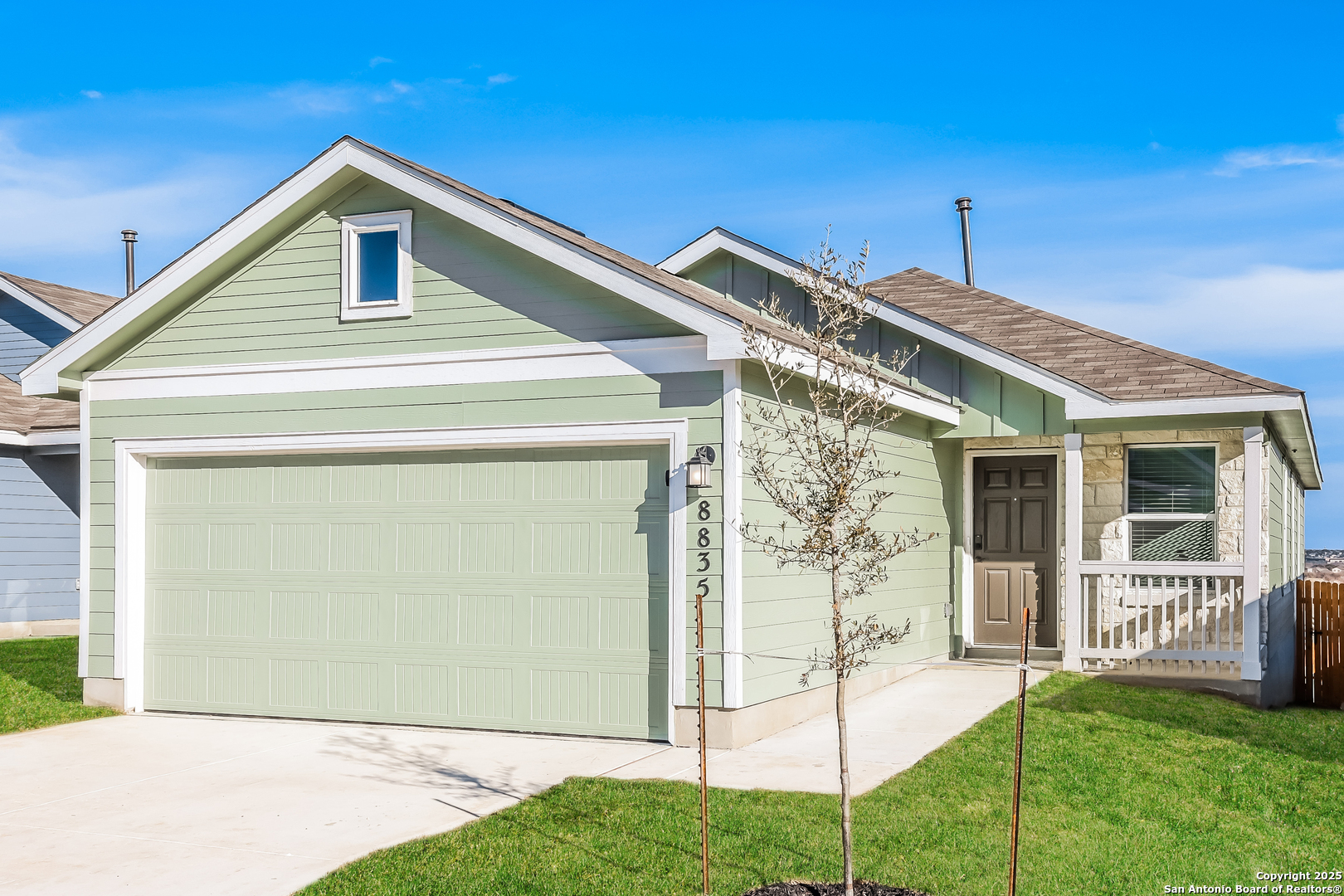 8835 Barrow Path Converse, TX 78109 - Photo 2 of 15