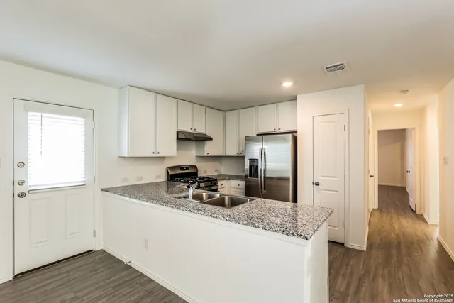 $1,525 | 8835 Barrow Path, Converse, TX 78109