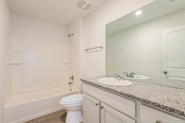 $1,525 | 8835 Barrow Path, Converse, TX 78109