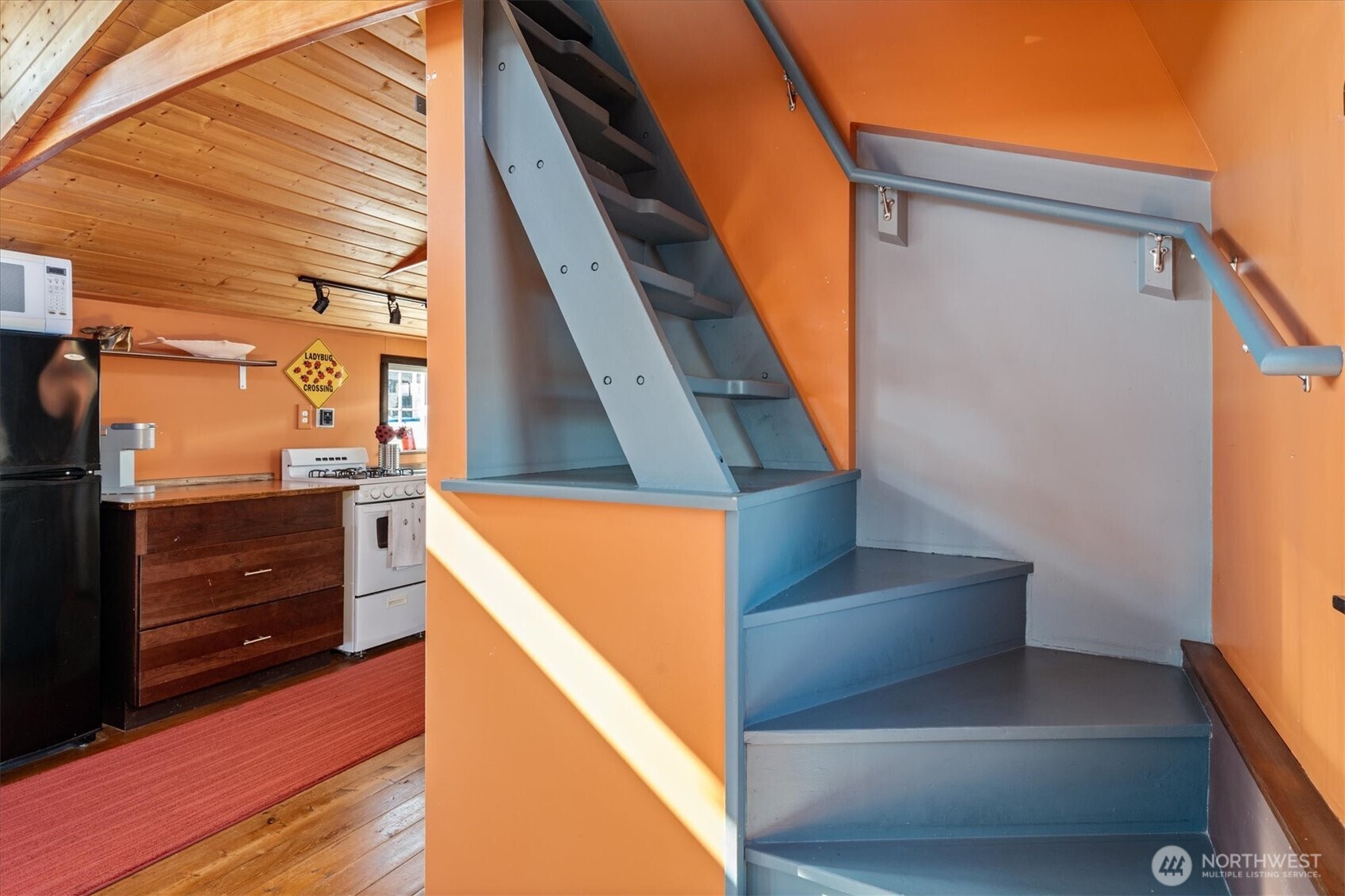 2401 North Northlake Way, Unit L6 Seattle, WA 98103 - Photo 11 of 30