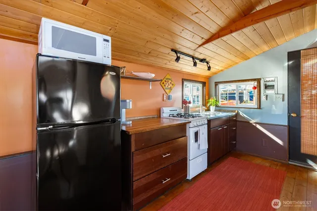 a view of an entrance door of the house