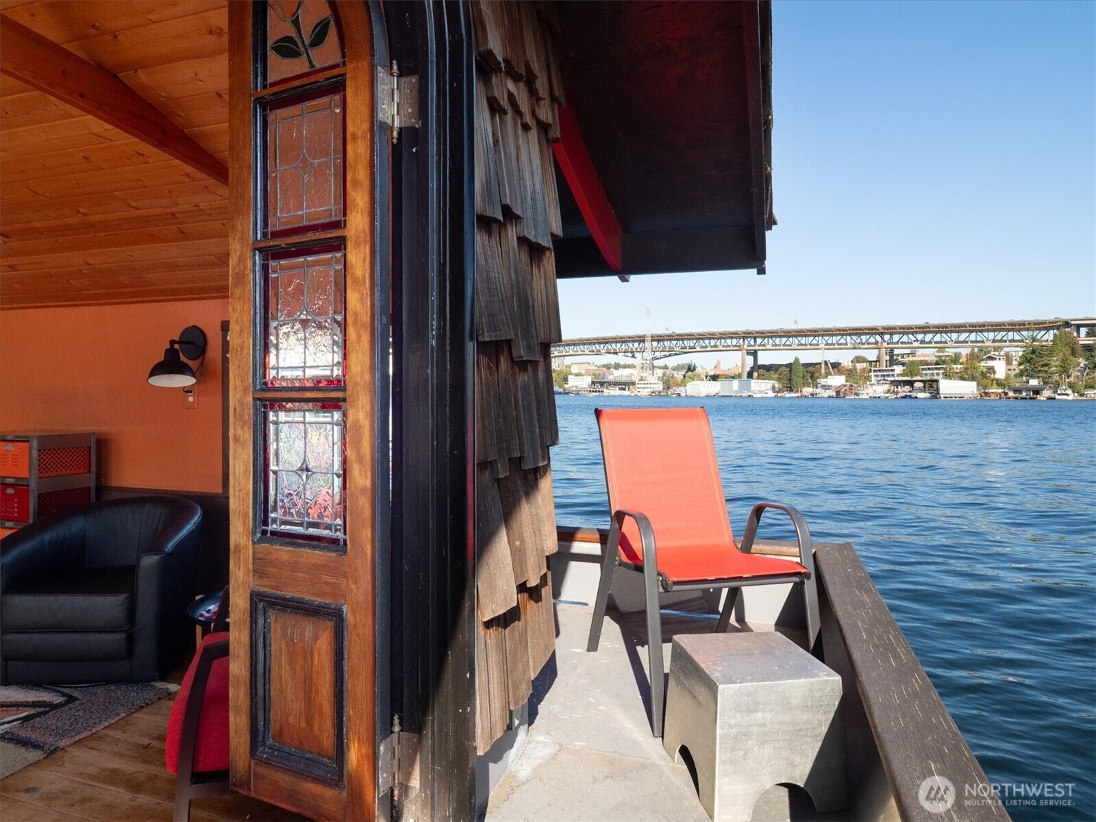 2401 North Northlake Way, Unit L6 Seattle, WA 98103 - Photo 21 of 30 a view of a balcony with chairs