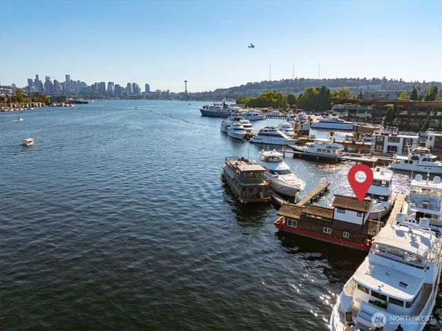 $525,000 | 2401 North Northlake Way, Unit L6, Seattle, WA 98103