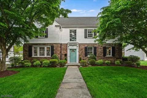 $1,650,000 | 31 The Fairway, Montclair, NJ 07043