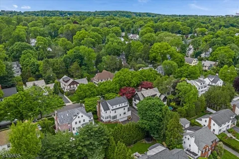 $1,650,000 | 31 The Fairway, Montclair, NJ 07043
