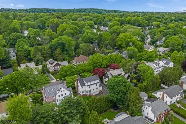 $1,650,000 | 31 The Fairway, Montclair, NJ 07043